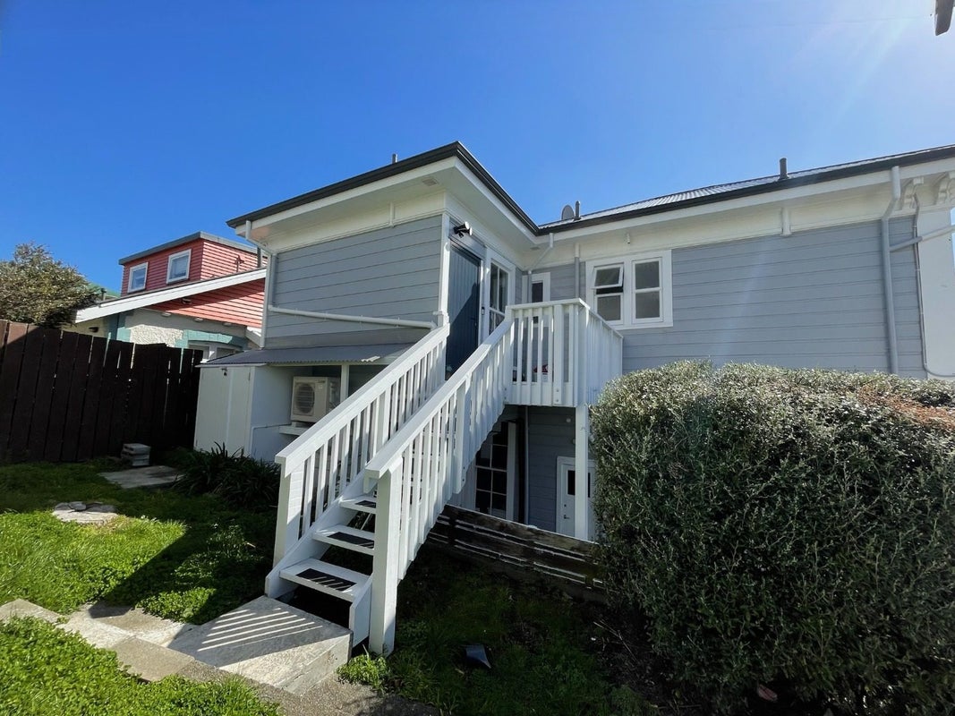 9B  Lipman St, Mount Victoria, Wellington, Wellington - Carousel 2