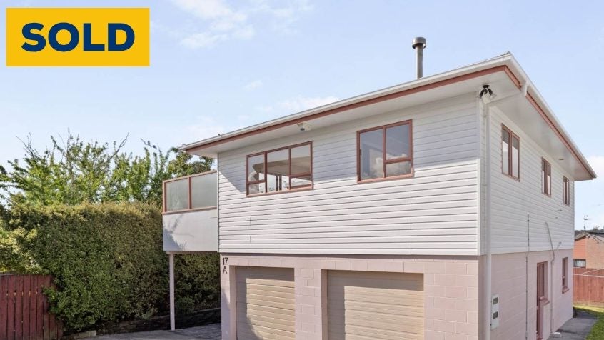 17A Statesman Street, Henderson, Auckland - Carousel 1