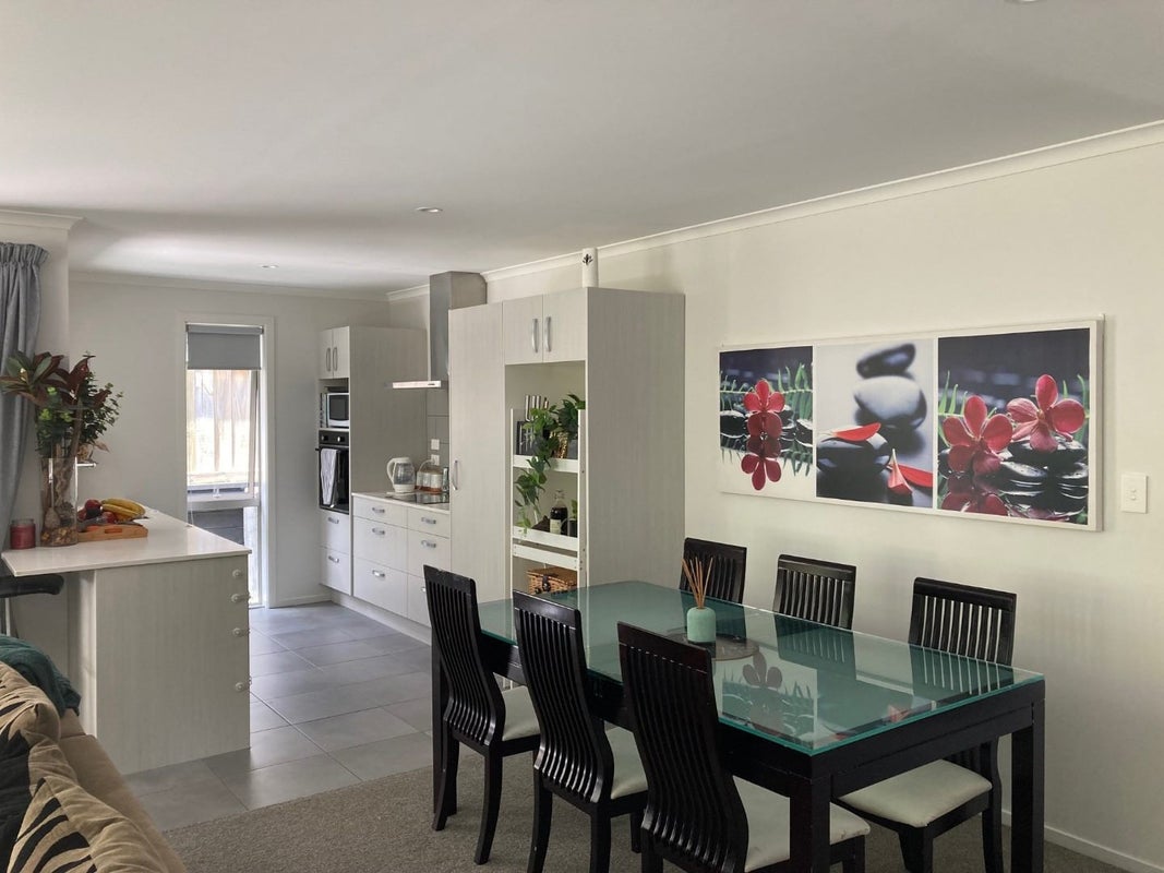 2 Stable Way, Brookfield, Tauranga - Carousel 2