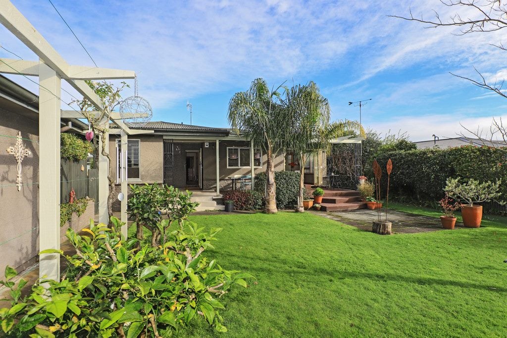 3 Carl Avenue, Havelock North, Havelock North - Carousel 2