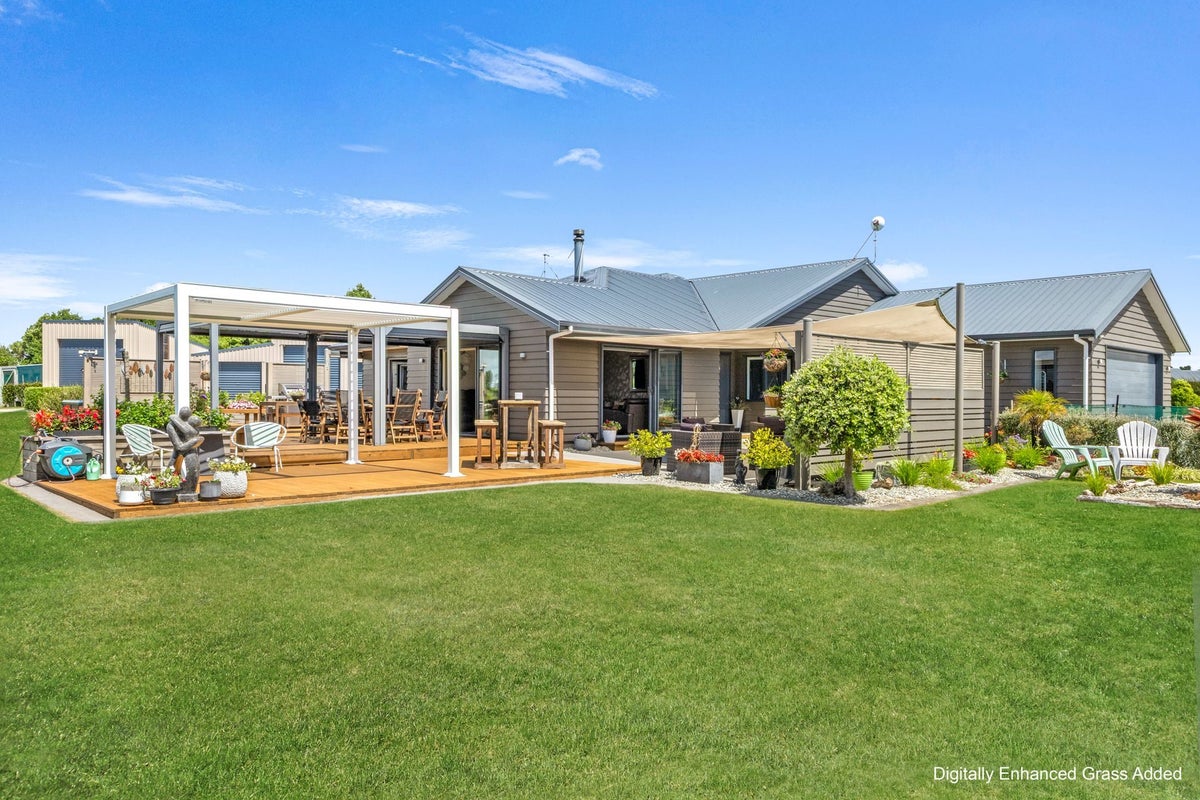 98 Pitt Road, Hillsborough, New Plymouth - Carousel 2