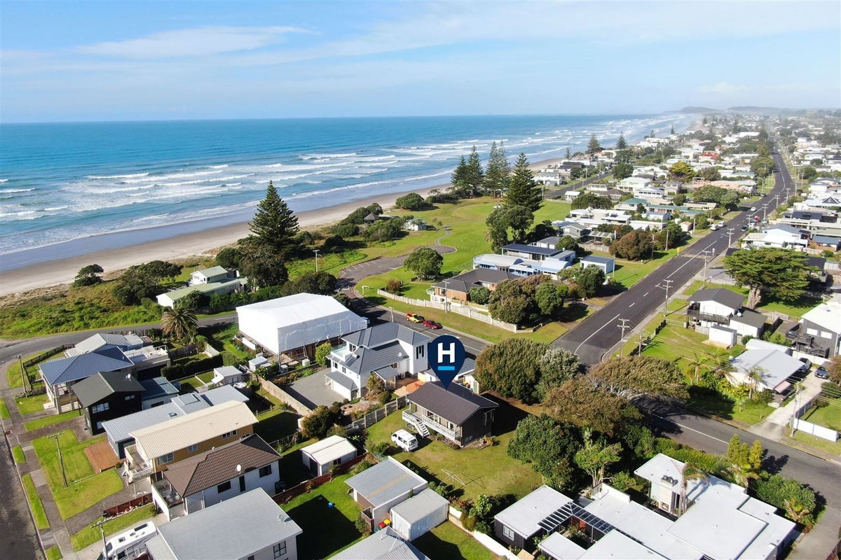 22 Leo Street, Waihi Beach, Waihi Beach - Carousel 16