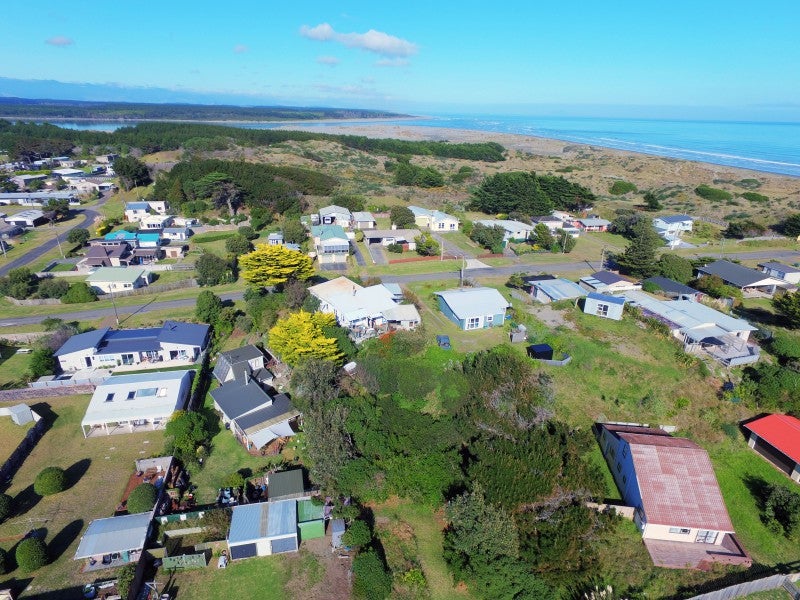 9 Mack Street, Foxton Beach, Foxton - Carousel 2