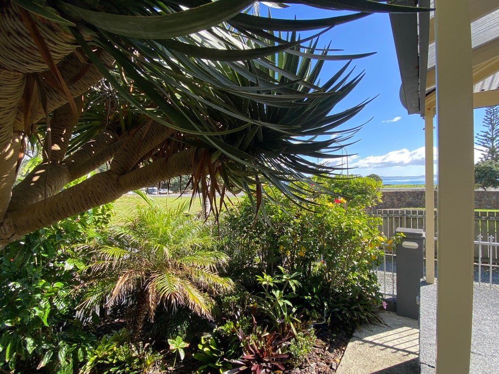 6 Stratford Drive, Cable Bay, Cable Bay - Carousel 1