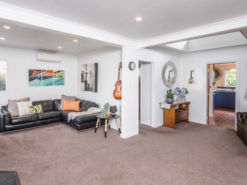 11 Karaka Grove, Raumati Beach, Paraparaumu - Carousel 2