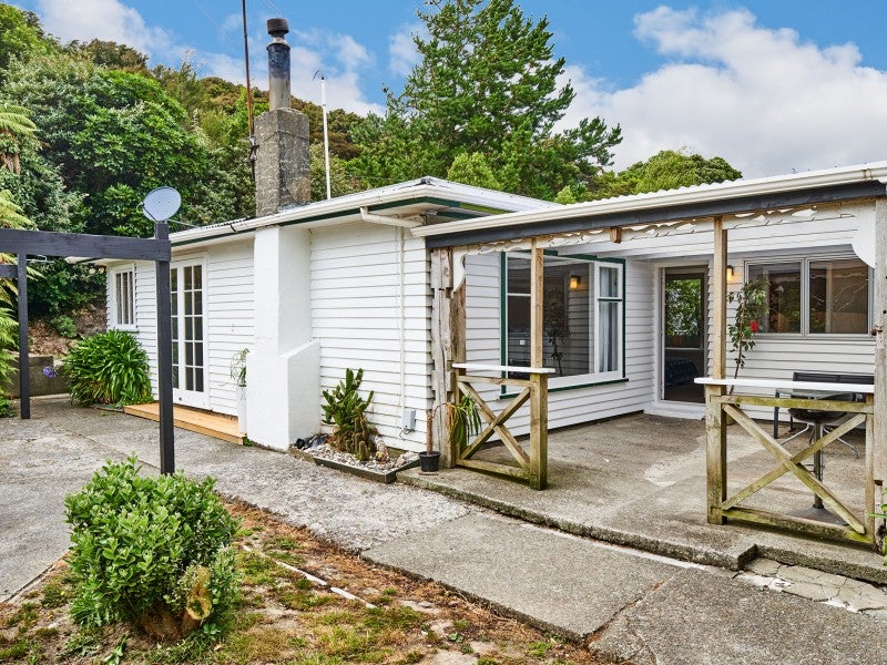 72 Hair Street, Wainuiomata, Lower Hutt - Carousel 1
