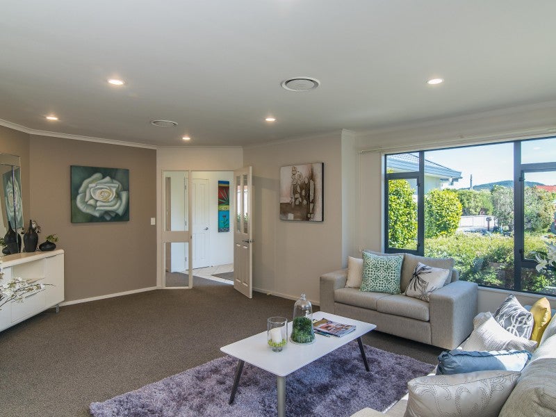 39 Kilkelly Close, Tawa, Wellington - Carousel 2