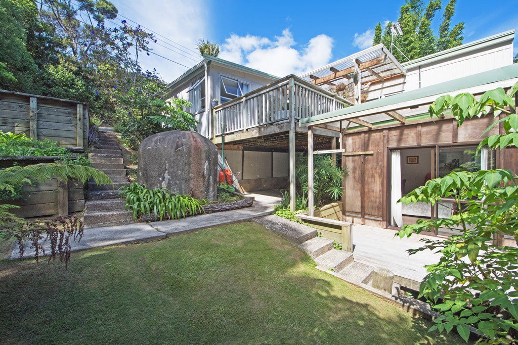 16 Junction Road, Oneroa, Waiheke Island - Carousel 1