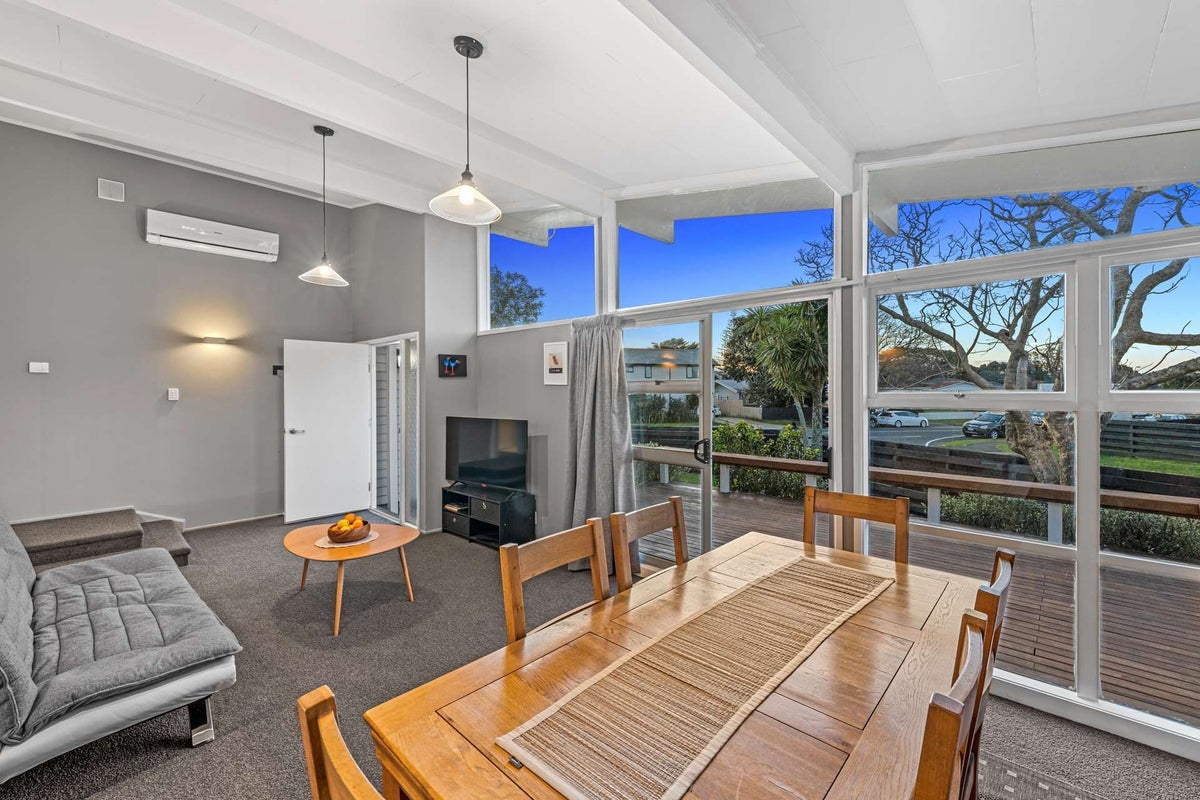 1 Jury Place, Favona, Auckland - Carousel 2