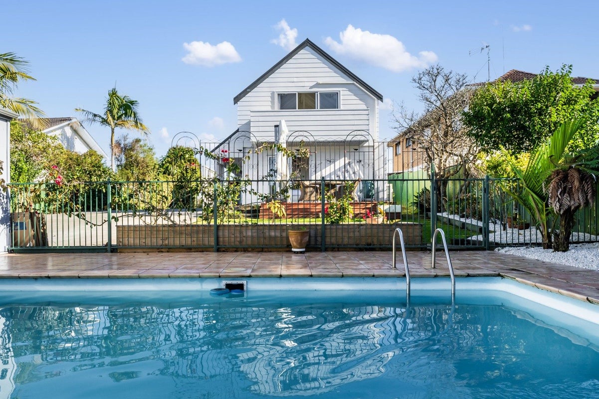 2/22 Salem Place, Torbay, Auckland - Carousel 1