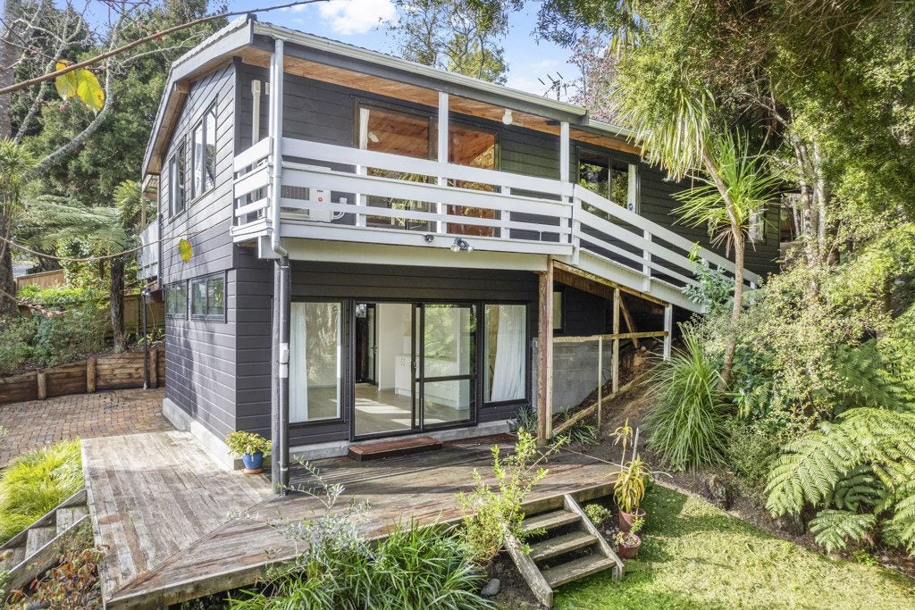99 Wirihana Road, Titirangi, Auckland - Carousel 2