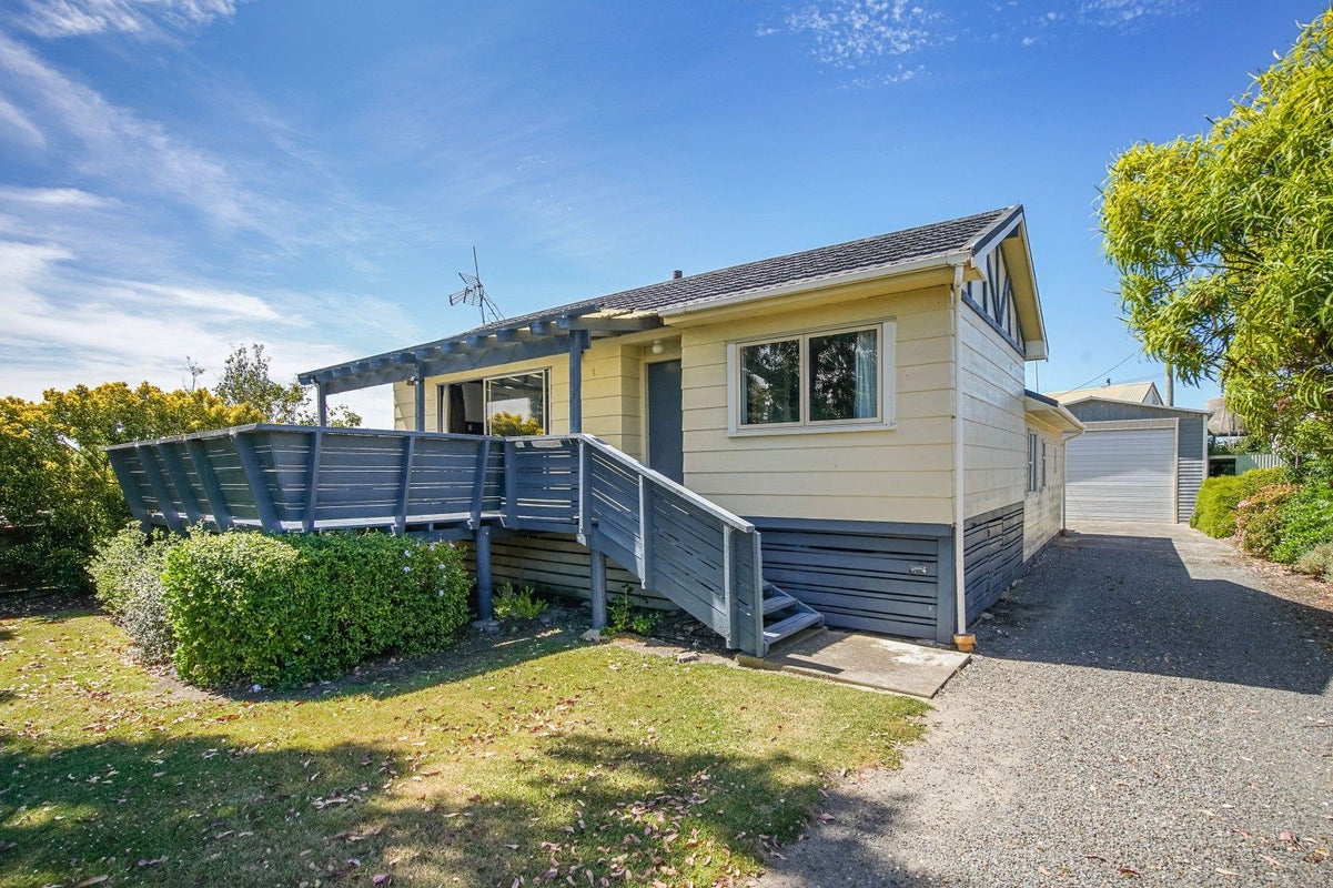 11 Lindsay Terrace, Motunau, Greta Valley - Carousel 1