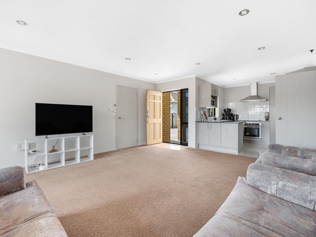 24A Seddon Avenue, Papatoetoe, Auckland - Carousel 2