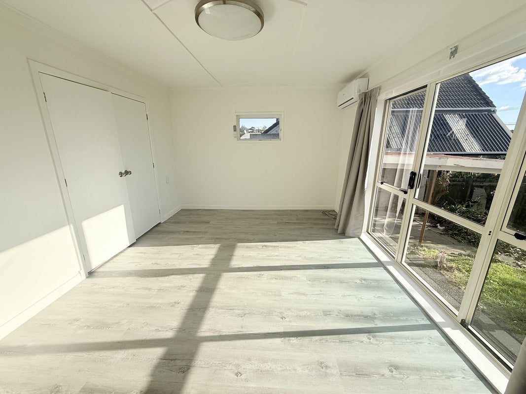 76 Browns Bay Road, Rothesay Bay, Auckland - Carousel 2