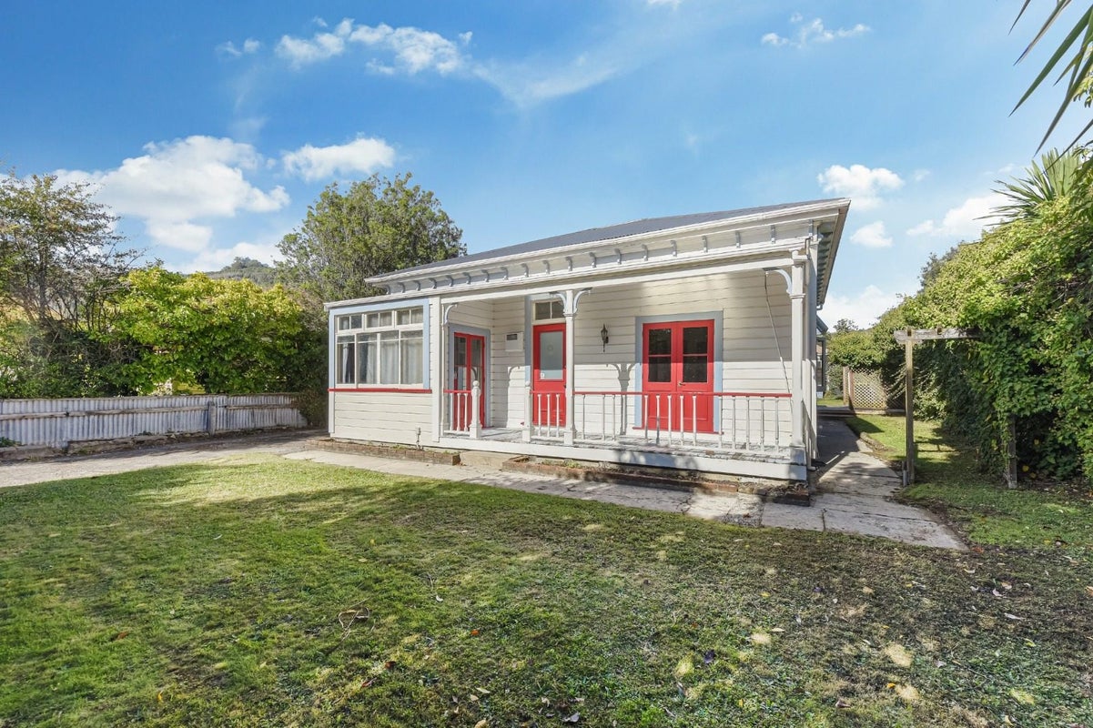 18 Totara Street, Nelson South, Nelson - Carousel 1