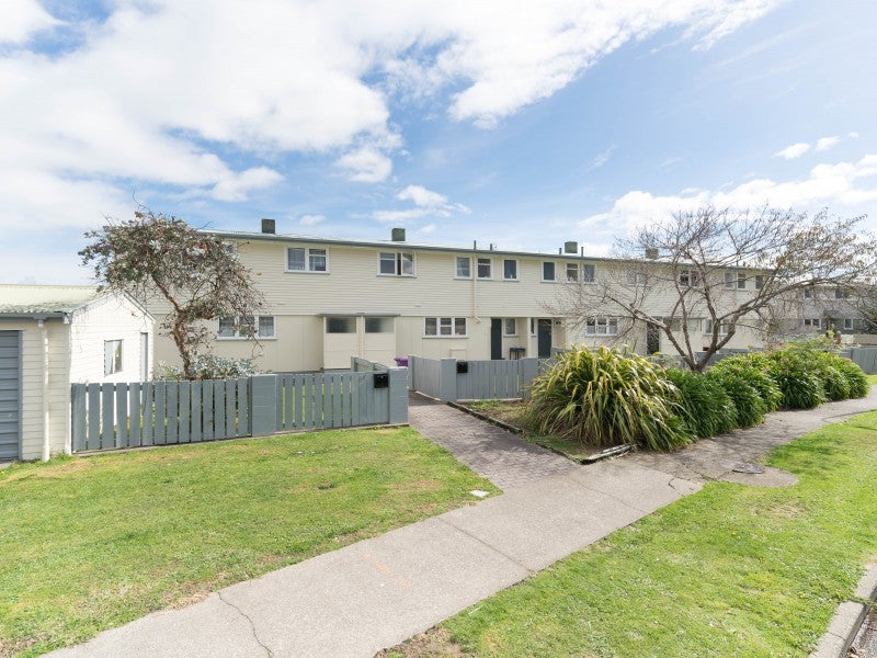 40 Farnham Avenue, Highbury, Palmerston North - Carousel 1