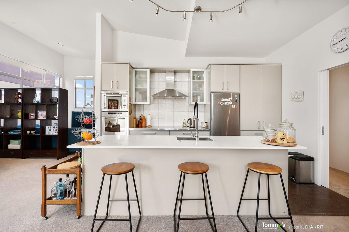 61/3 Edward Street, Te Aro, Wellington - Carousel 2