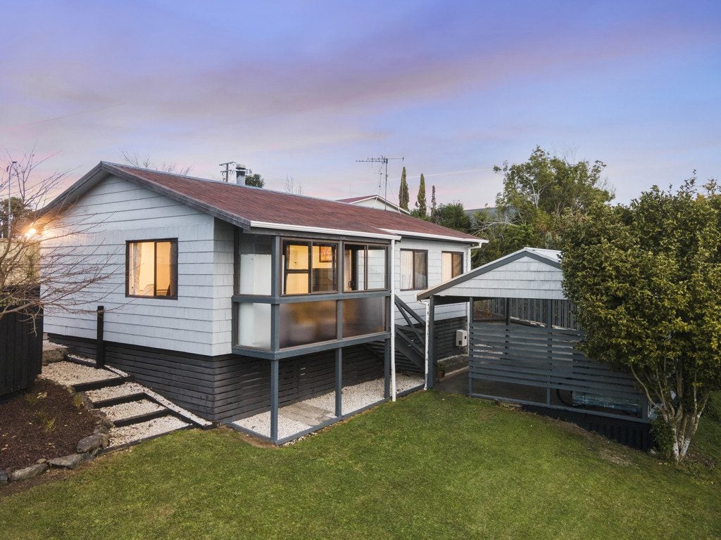 9 Judena Place, Pukete, Hamilton - Carousel 1