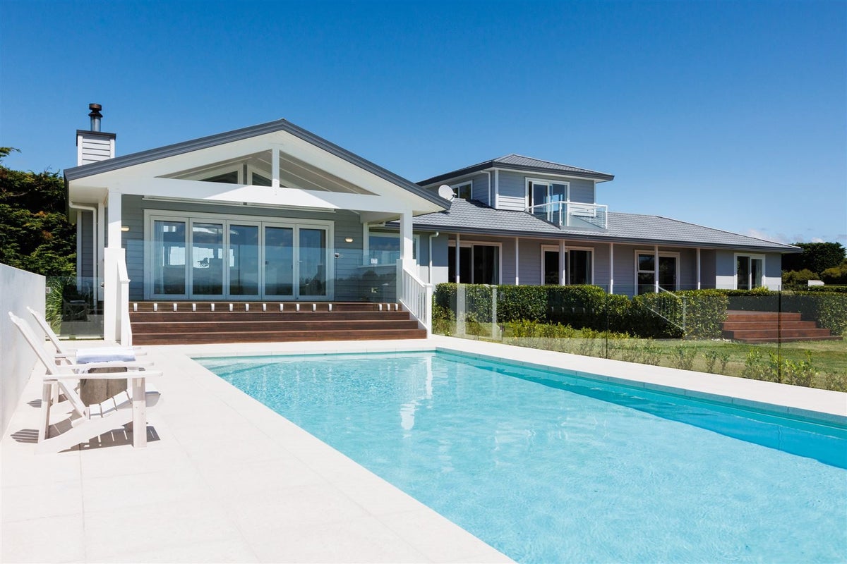 2 Wake Place, Palmerston North - Carousel 1