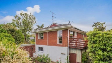 15 Sunnyridge Place, Hillsborough, Auckland - Carousel 1