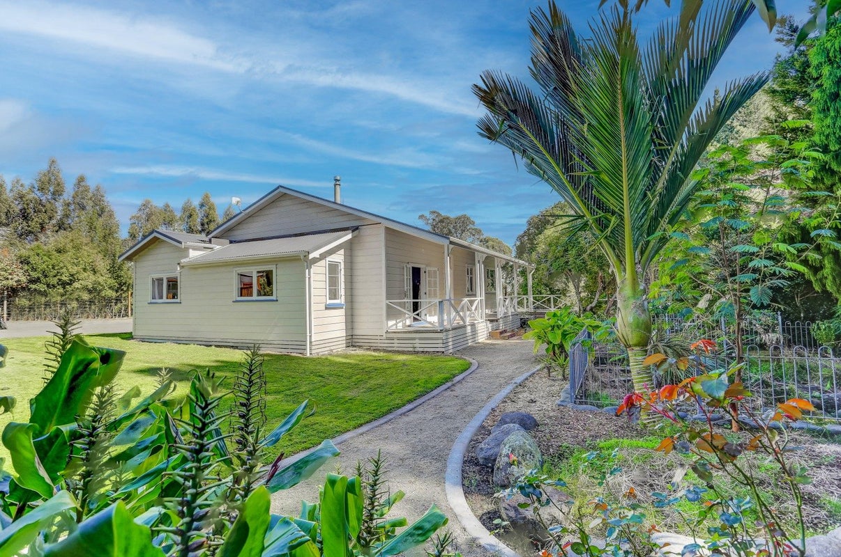 40 Union Line, Fordell, Whanganui - Carousel 1