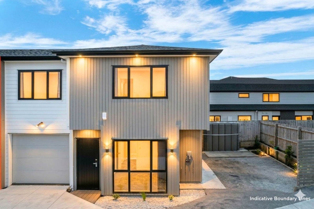 2/12 Landon Avenue, Mangere East, Auckland - Carousel 1