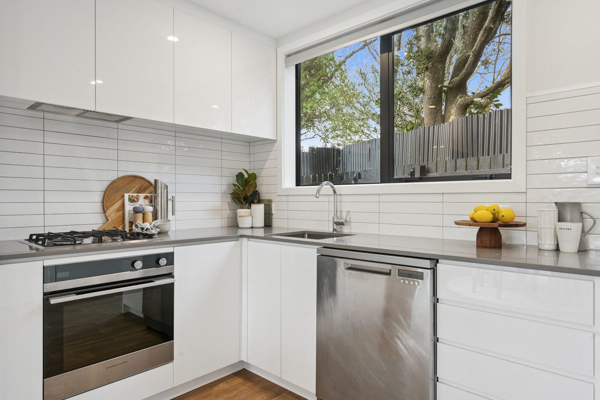 42A Tennyson Street, Petone, Lower Hutt - Carousel 1