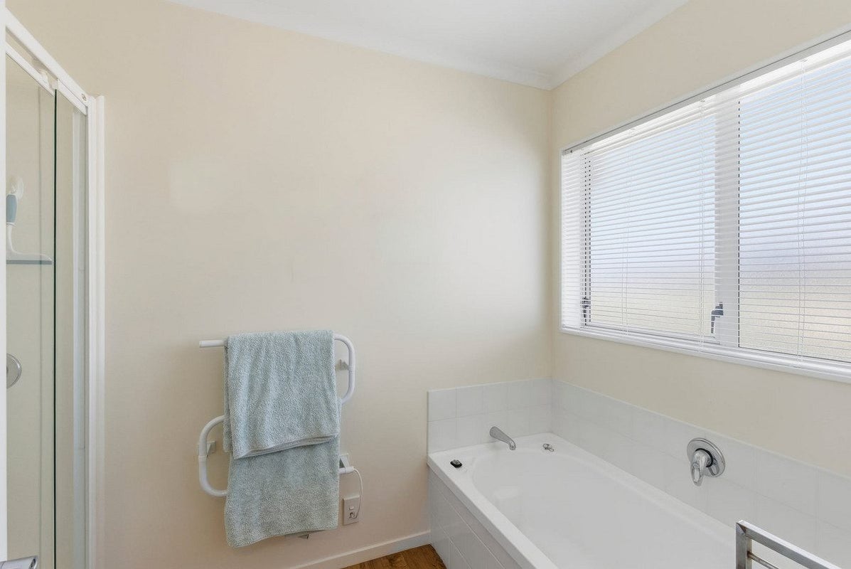 10 Barrett Drive, Waikanae Beach, Waikanae - Carousel 50