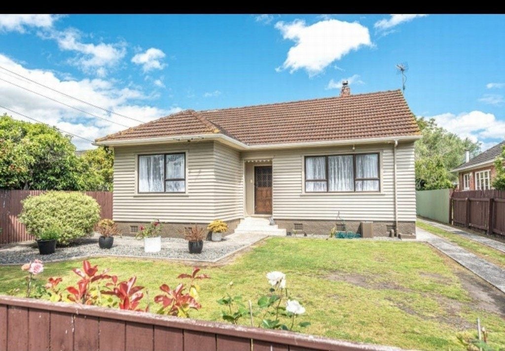 18 Nile Street, Whanganui East, Whanganui - Carousel 1
