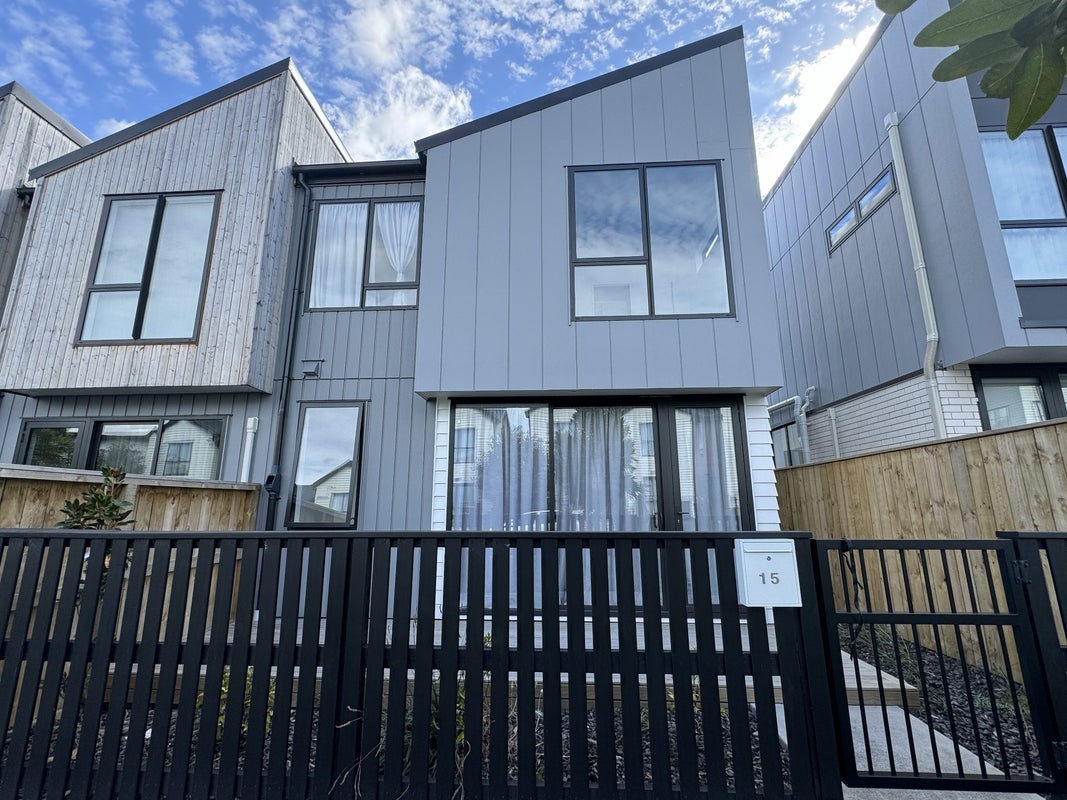 15 Mahalo Avenue, Wiri, Auckland - Carousel 2