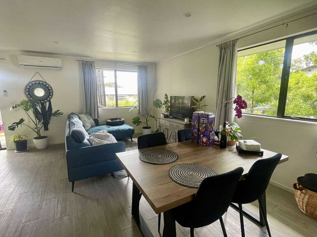 9 Taioma Crescent, Te Atatu Peninsula, Auckland - Carousel 2