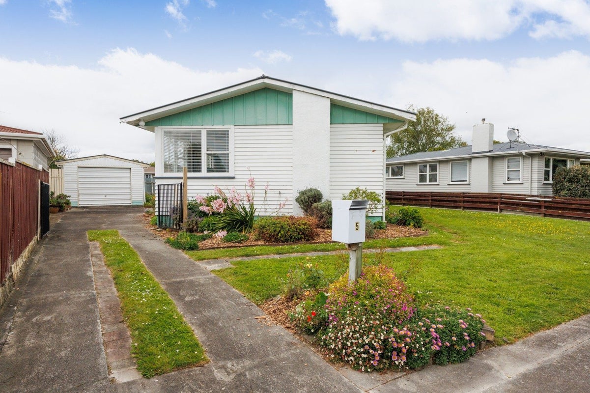 5 Kaituna Street, Milson, Palmerston North - Carousel 1