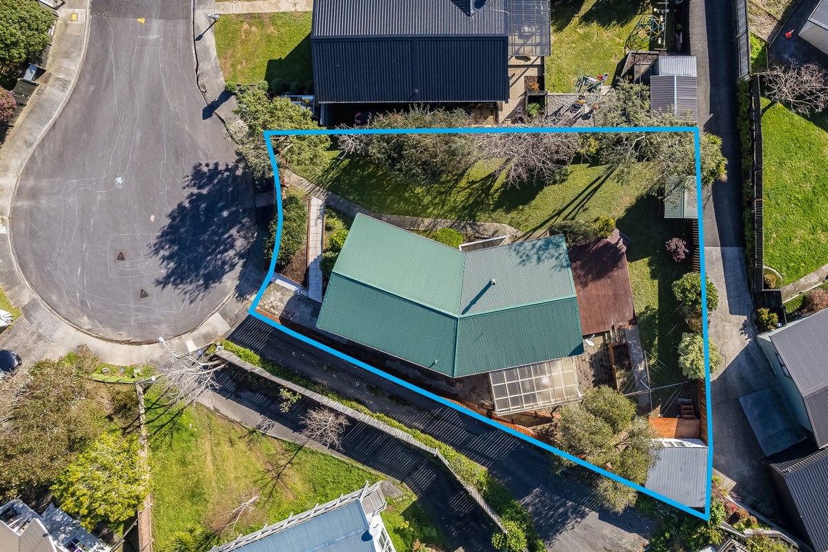 4 Mokopuna Grove, Stokes Valley, Lower Hutt - Carousel 23