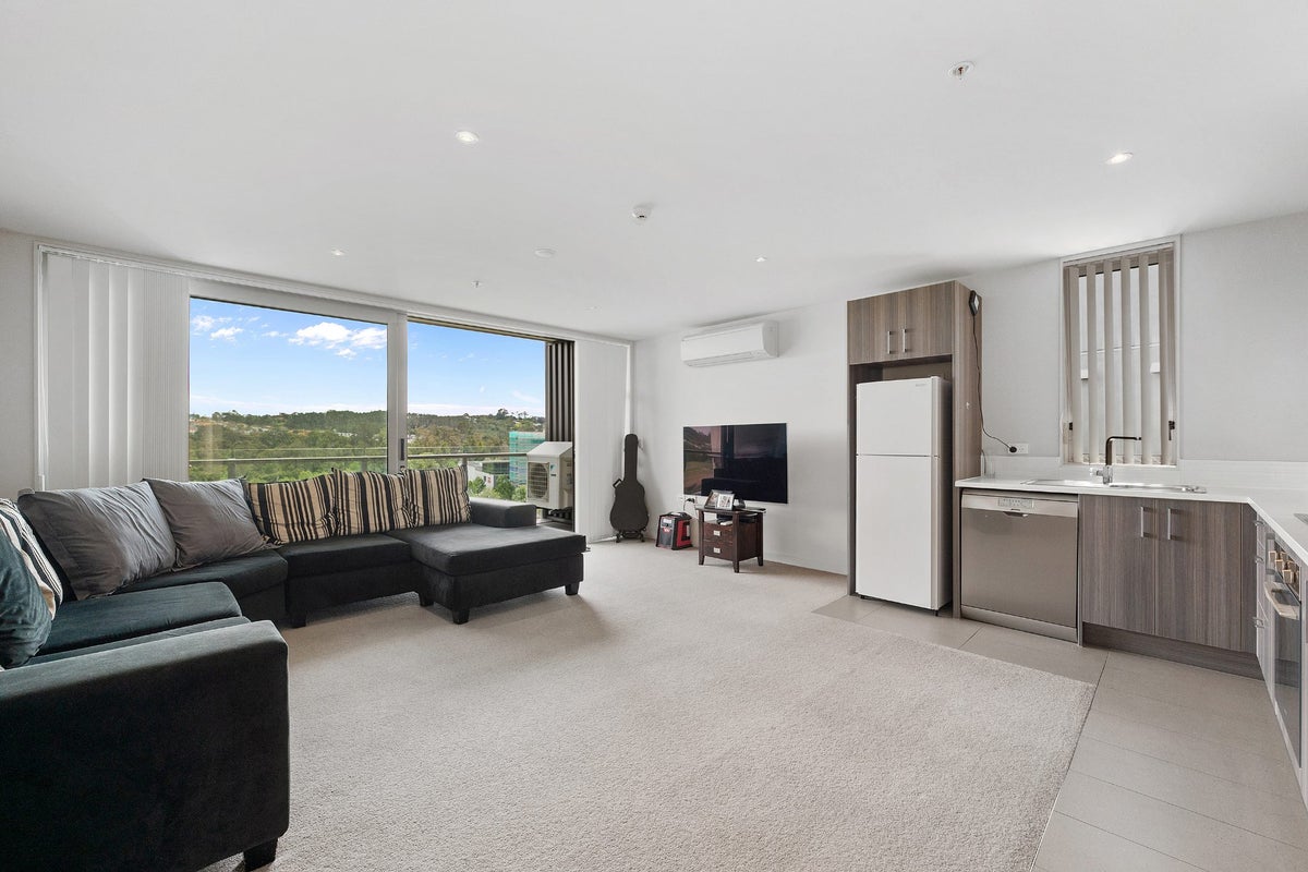 404/27 Don McKinnon Drive, Albany, Auckland - Carousel 1