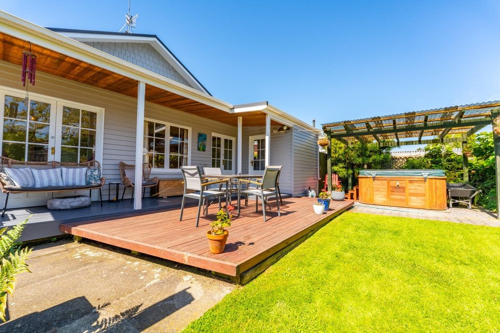 16 Craighead Street, Highfield, Timaru - Carousel 1