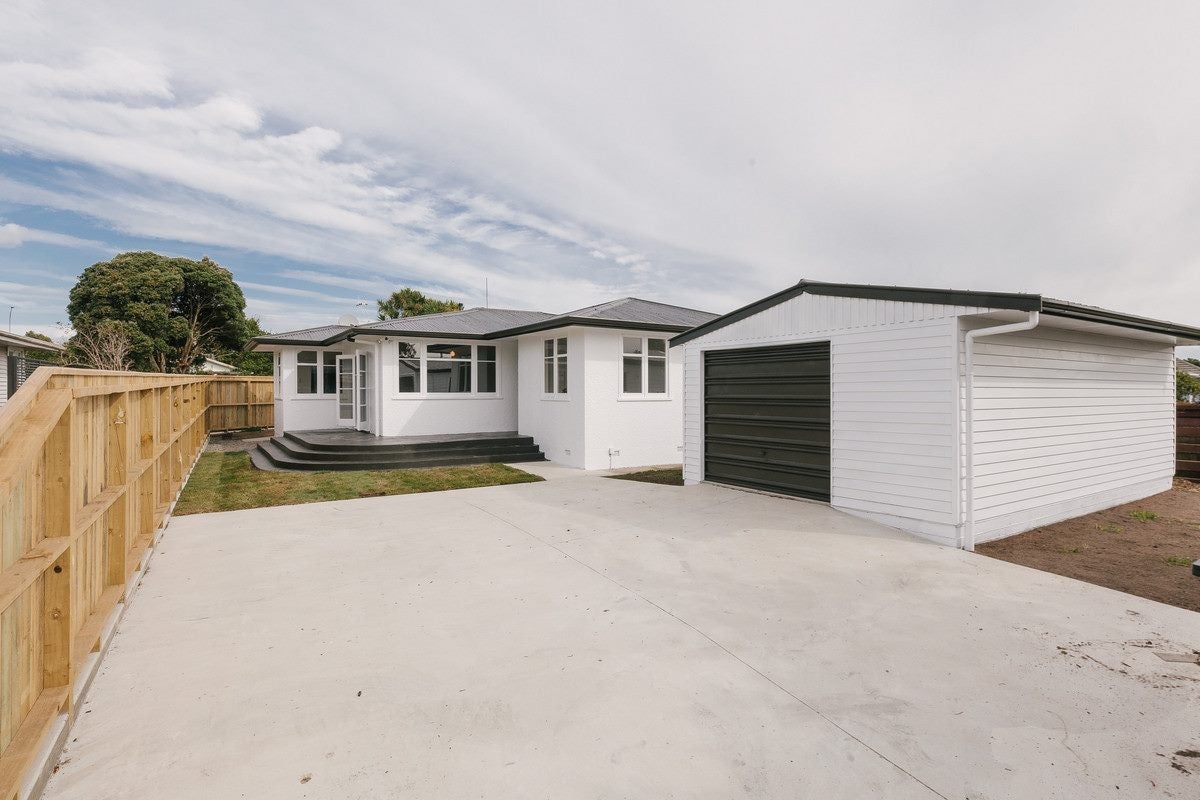 12 Paisley Street, Awapuni, Palmerston North - Carousel 1