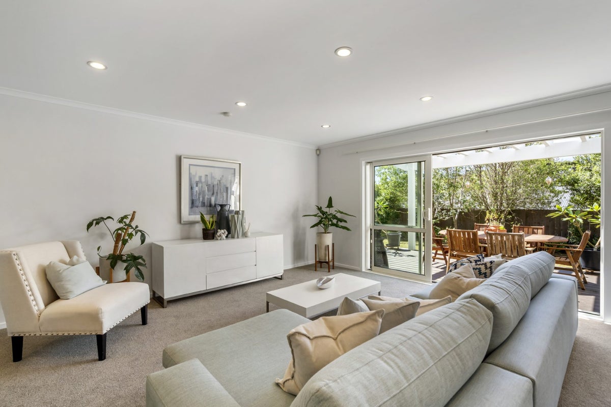 17 Witton Place, Schnapper Rock, Auckland - Carousel 2