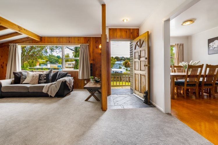 52 Stottholm Road, Titirangi, Auckland - Carousel 17
