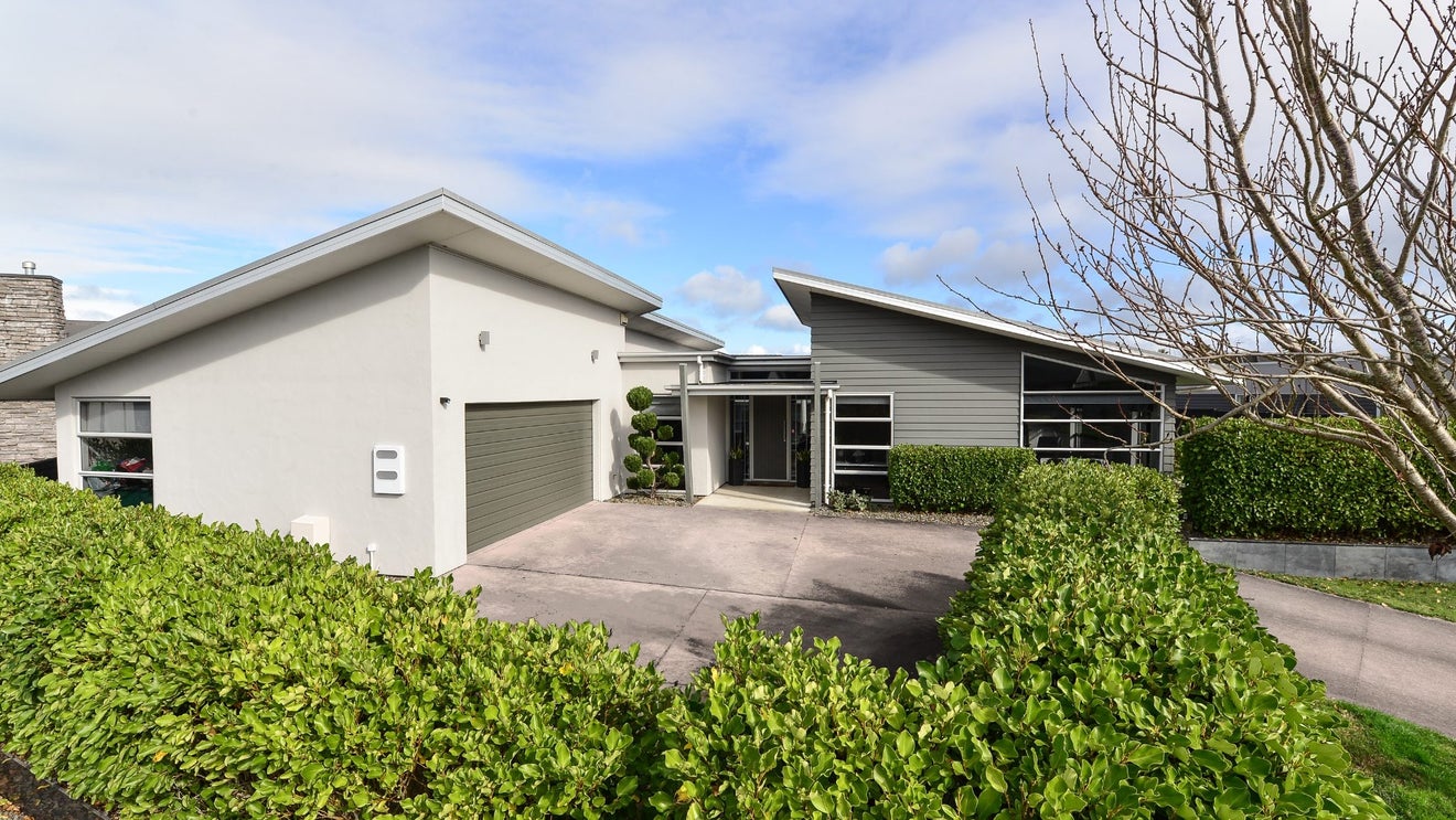19 Winslow Court, Huntington, Hamilton - Carousel 1