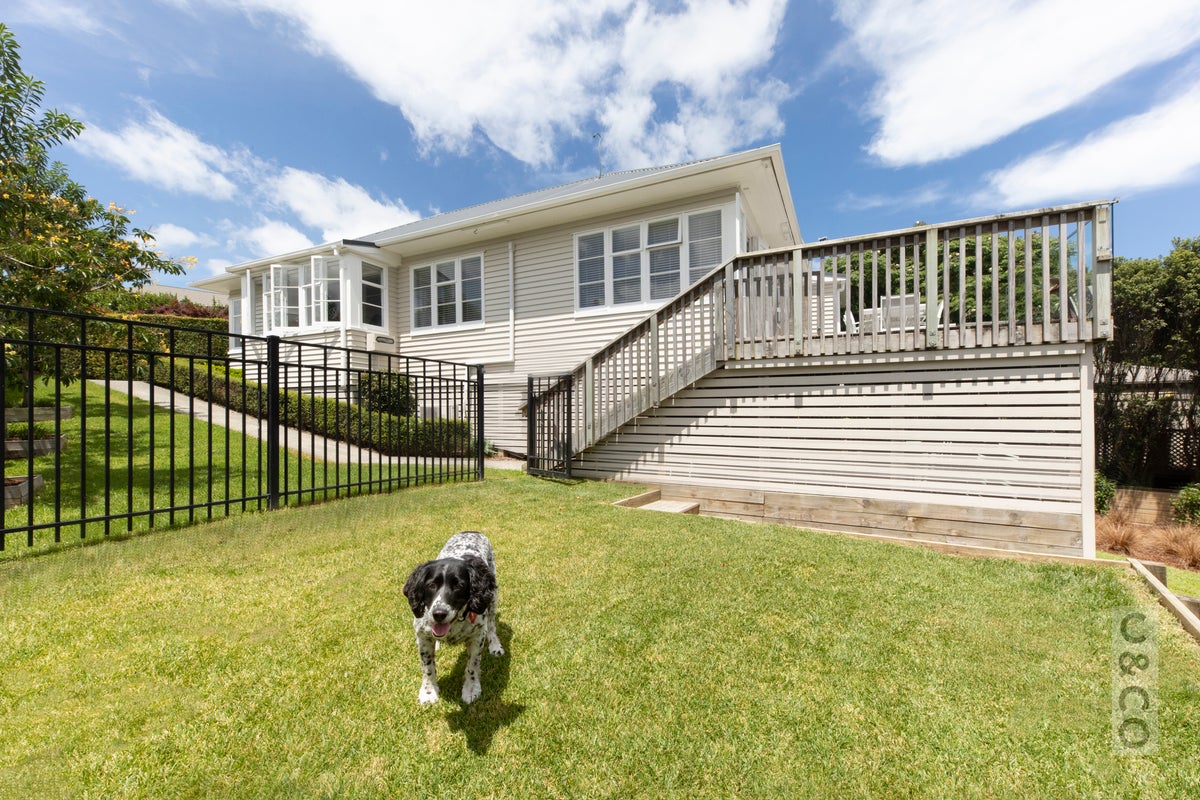 5 Norglen Lane, Riverhead, Riverhead - Carousel 1