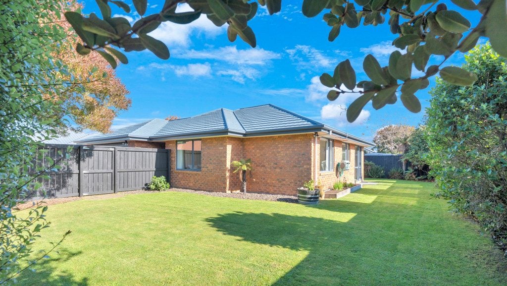 15 John Olliver Terrace, Halswell, Christchurch - Carousel 2