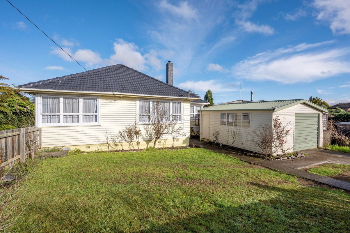 15 Wharenui Road, Owhata, Rotorua - Carousel 1