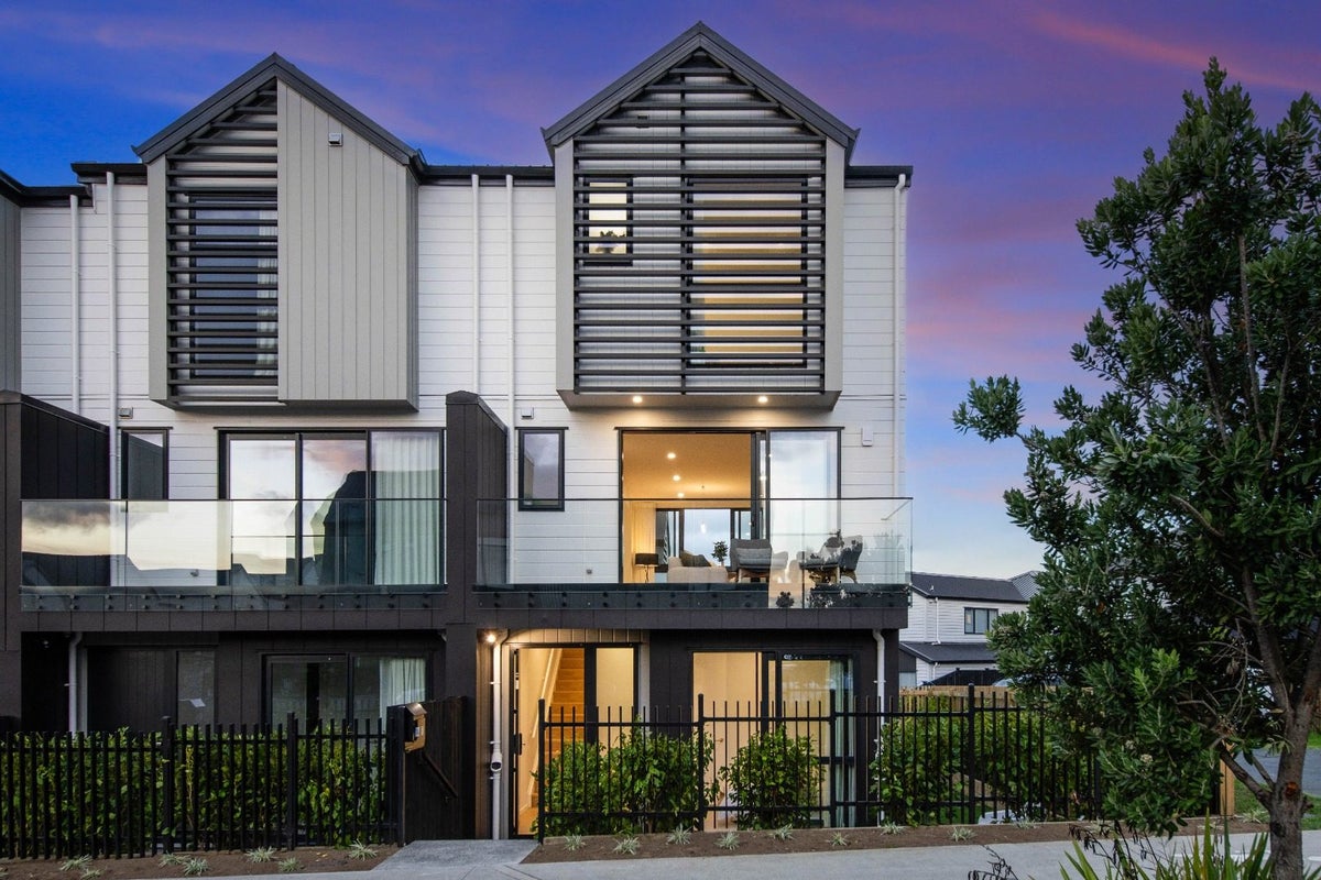 14E Tahingamanu Road, Hobsonville, Auckland - Carousel 1