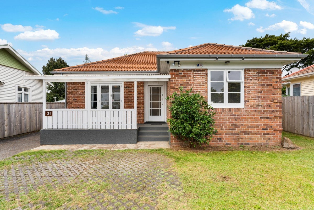 31 Woodward Road, Mount Albert, Auckland - Carousel 1
