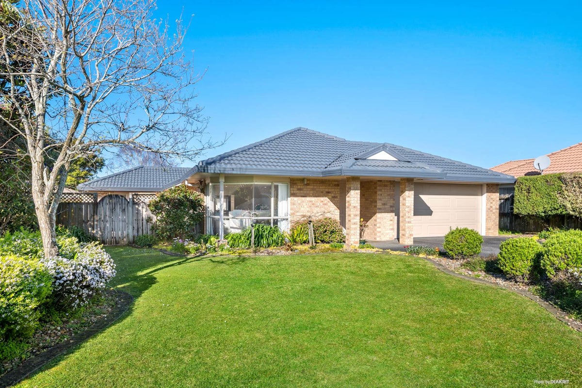 7 Uldale Place, Northpark, Auckland - Carousel 1