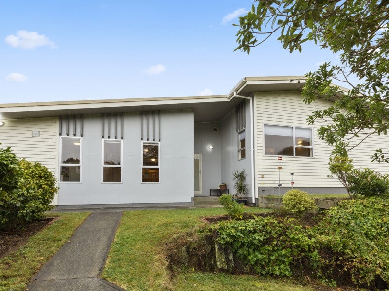 1 Vista Grove, Kelson, Lower Hutt - Carousel 1