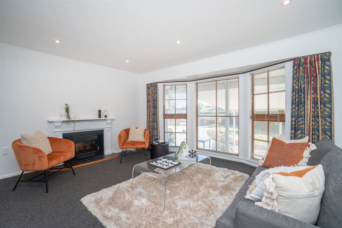 63 Apollo Parade, Milson, Palmerston North - Carousel 2