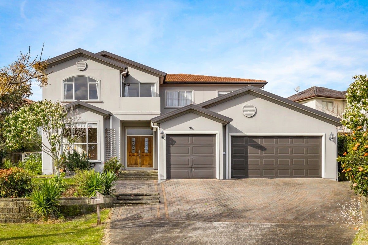4 Malin Place, Pinehill, Auckland - Carousel 1