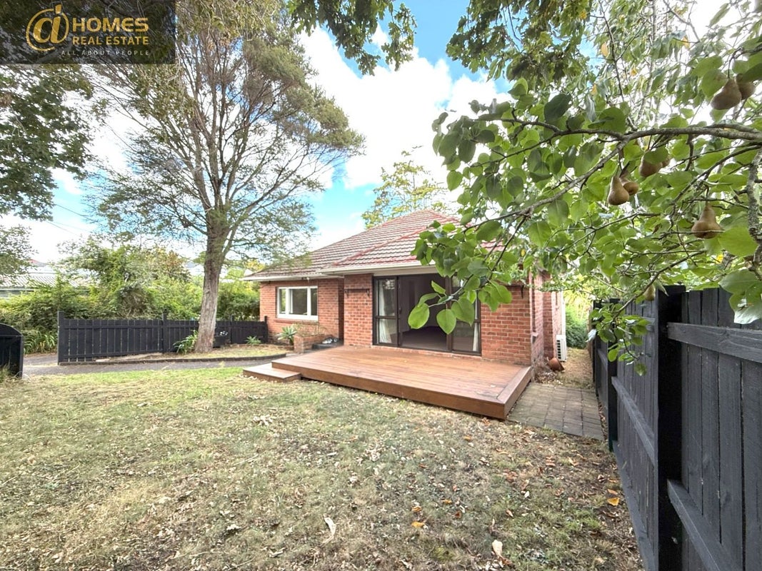 20 Savoy Road, Glen Eden, Auckland - Carousel 1