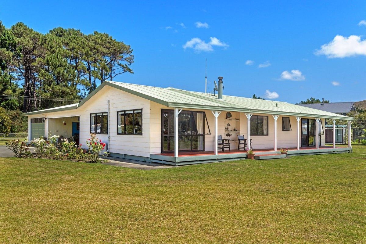 95 Ymca Road, Mahia - Carousel 1